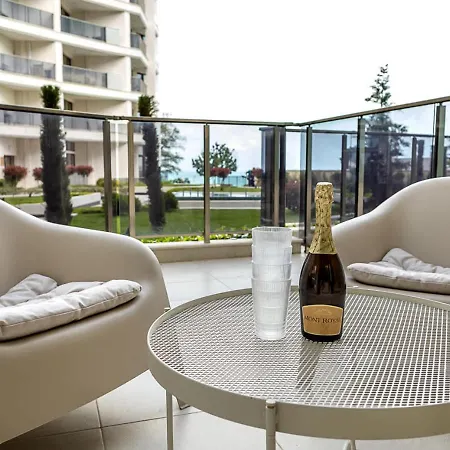 Elegant Skyline Retreat With Pool & Access By Flat Manаger Apartment *