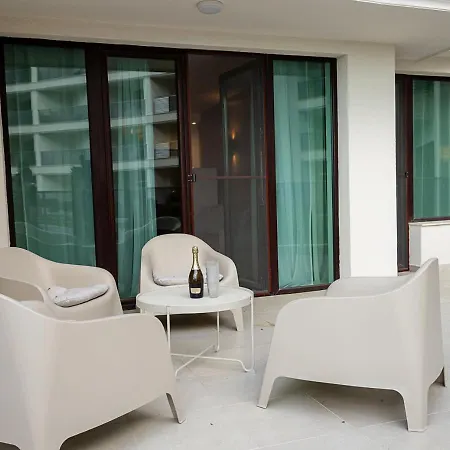 Apartment Elegant Skyline Retreat With Pool & Access By Flat Manаger *